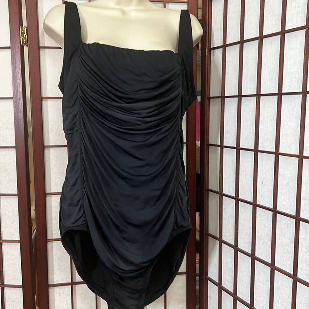 CALVIN KLEIN BLACK‎ SCALLOP ONEPIECE SWIMSUIT SIZE 16